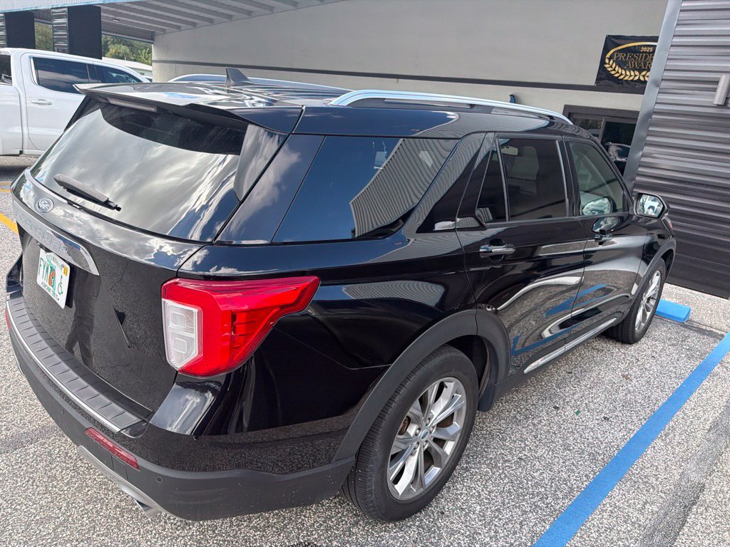Used 2023 Ford Explorer Limited w/ Equipment Group 301A RWD image 2