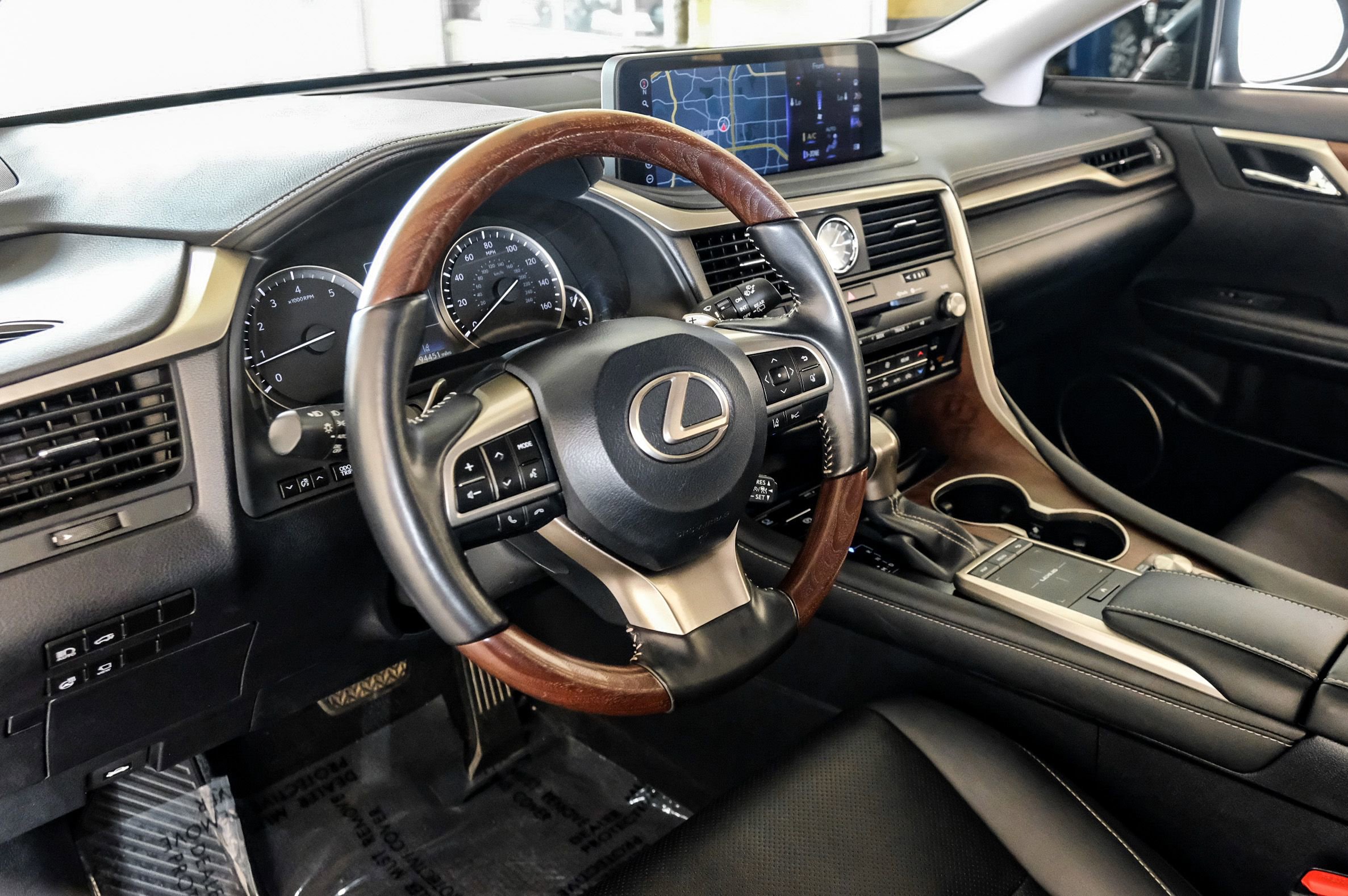 Used 2022 Lexus RX 350L FWD w/ Premium Package image 2