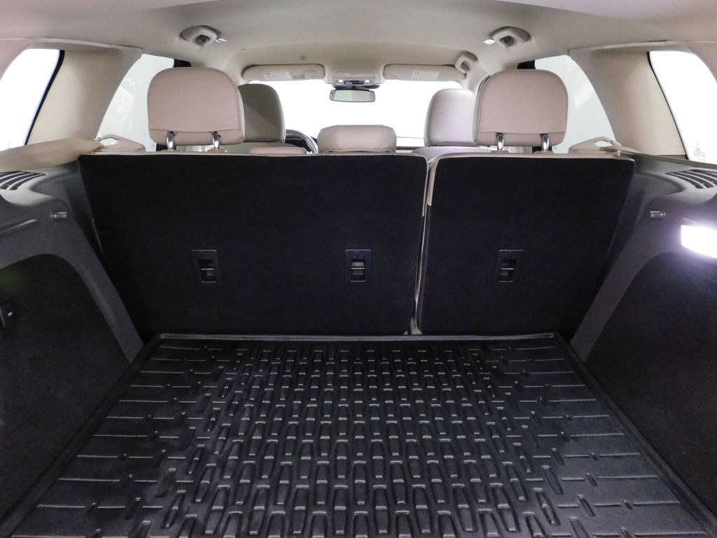 Used 2021 Lincoln Corsair Standard w/ Equipment Group 101A image 16