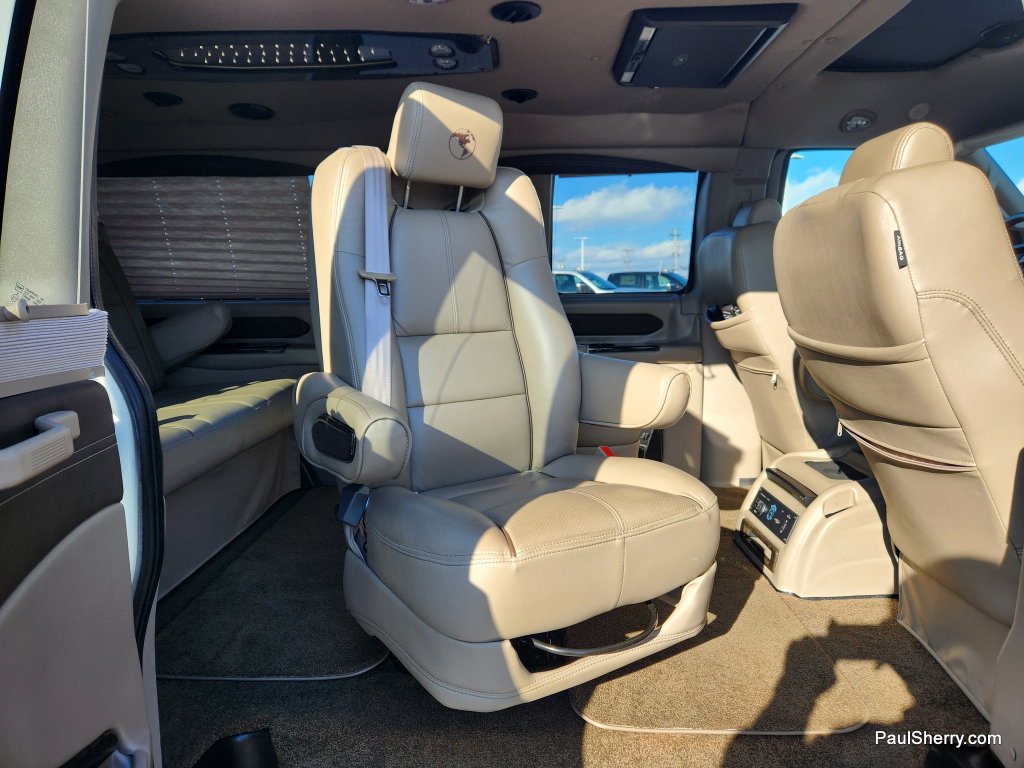 Used 2019 Chevrolet Express 2500 w/ Enhanced Convenience Package RWD image 32