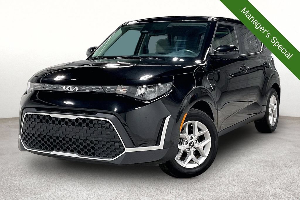 Used 2025 Kia Soul LX w/ LX Technology Package FWD image 14