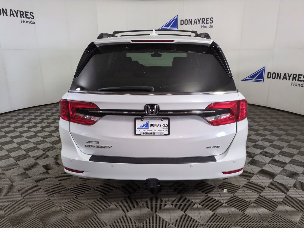 Used 2024 Honda Odyssey Elite image 5