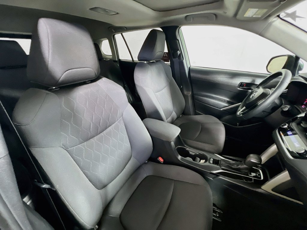 Used 2022 Toyota Corolla Cross LE w/ Moonroof Package FWD image 26