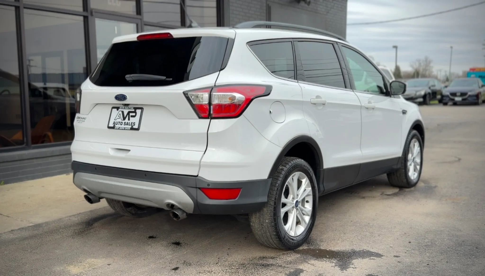 Used 2018 Ford Escape SEL image 2