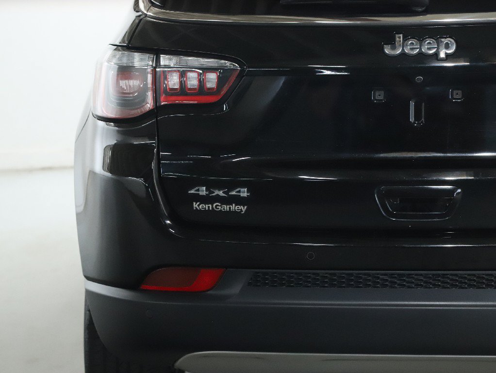 Used 2018 Jeep Compass Limited w/ Safe & Security Group AWD/4WD image 41