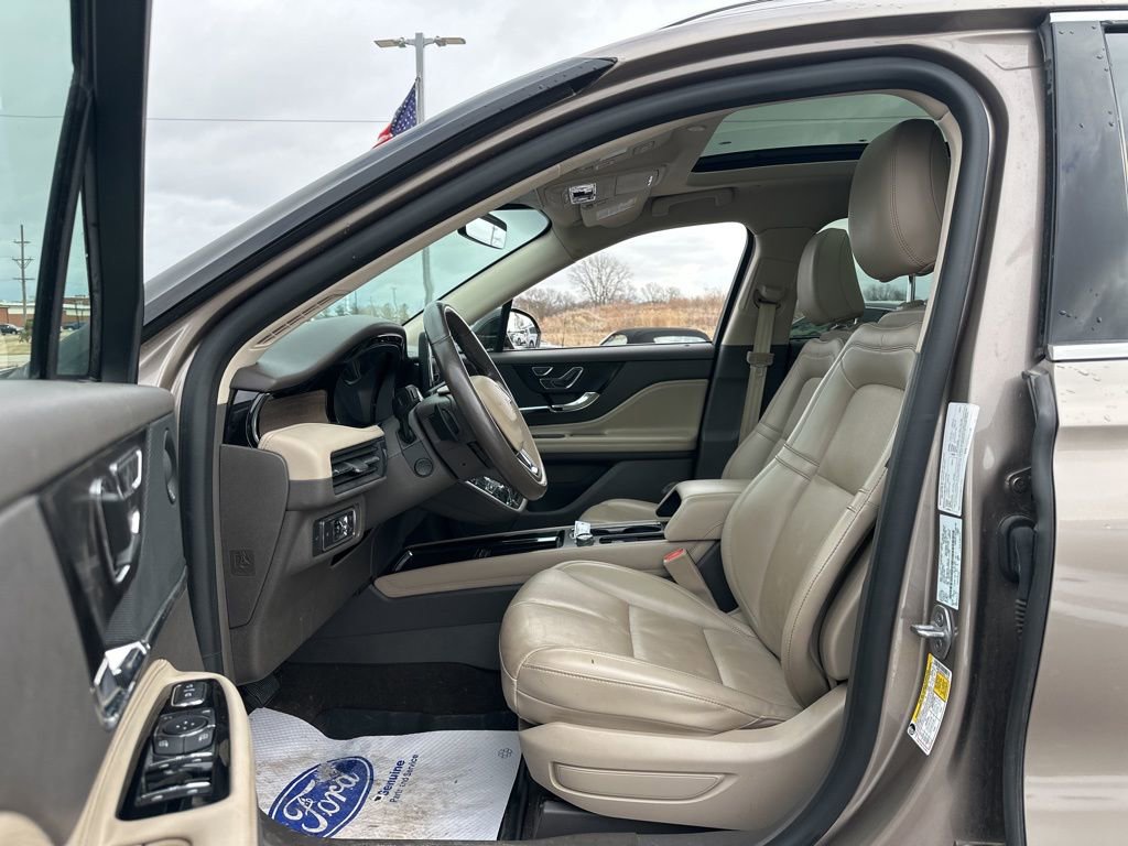Used 2021 Lincoln Corsair Reserve image 6