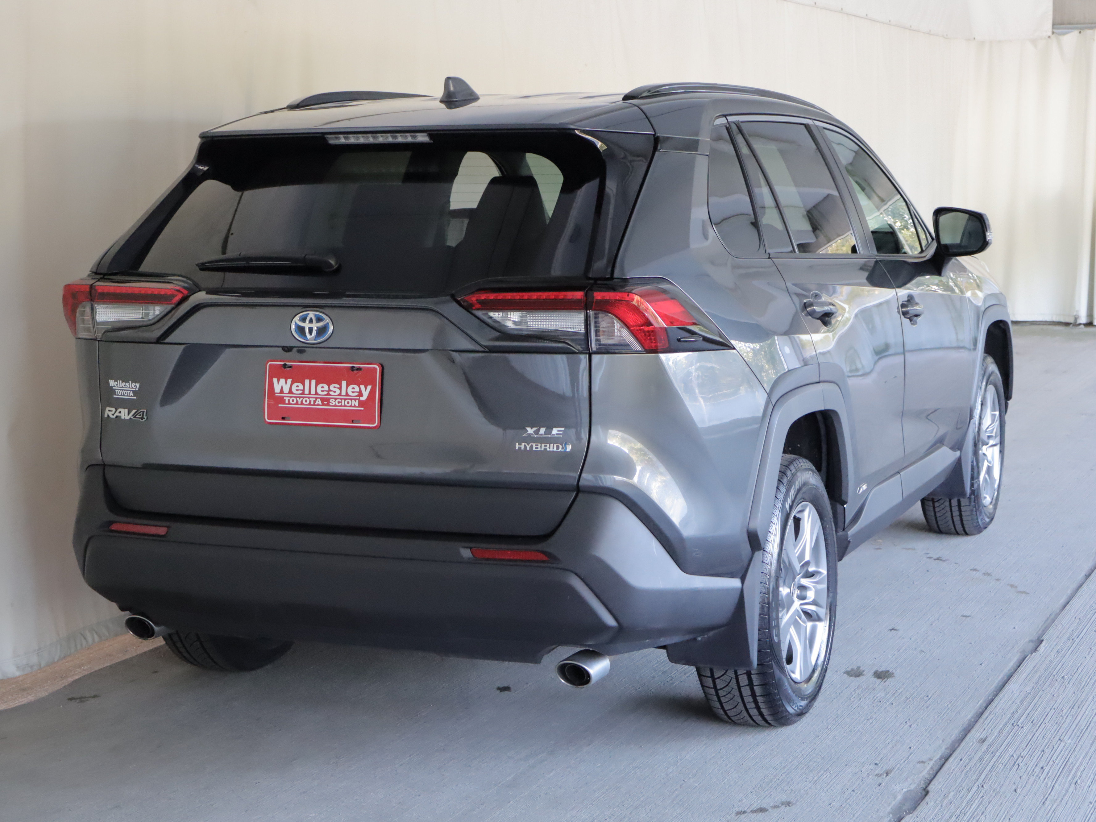 Used 2023 Toyota RAV4 XLE w/ Convenience Package AWD/4WD image 7