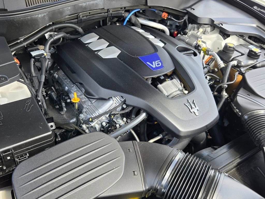 Used 2022 Maserati Levante Modena image 17