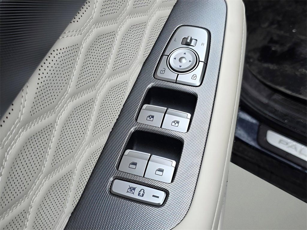 Used 2020 Hyundai Palisade Limited image 18