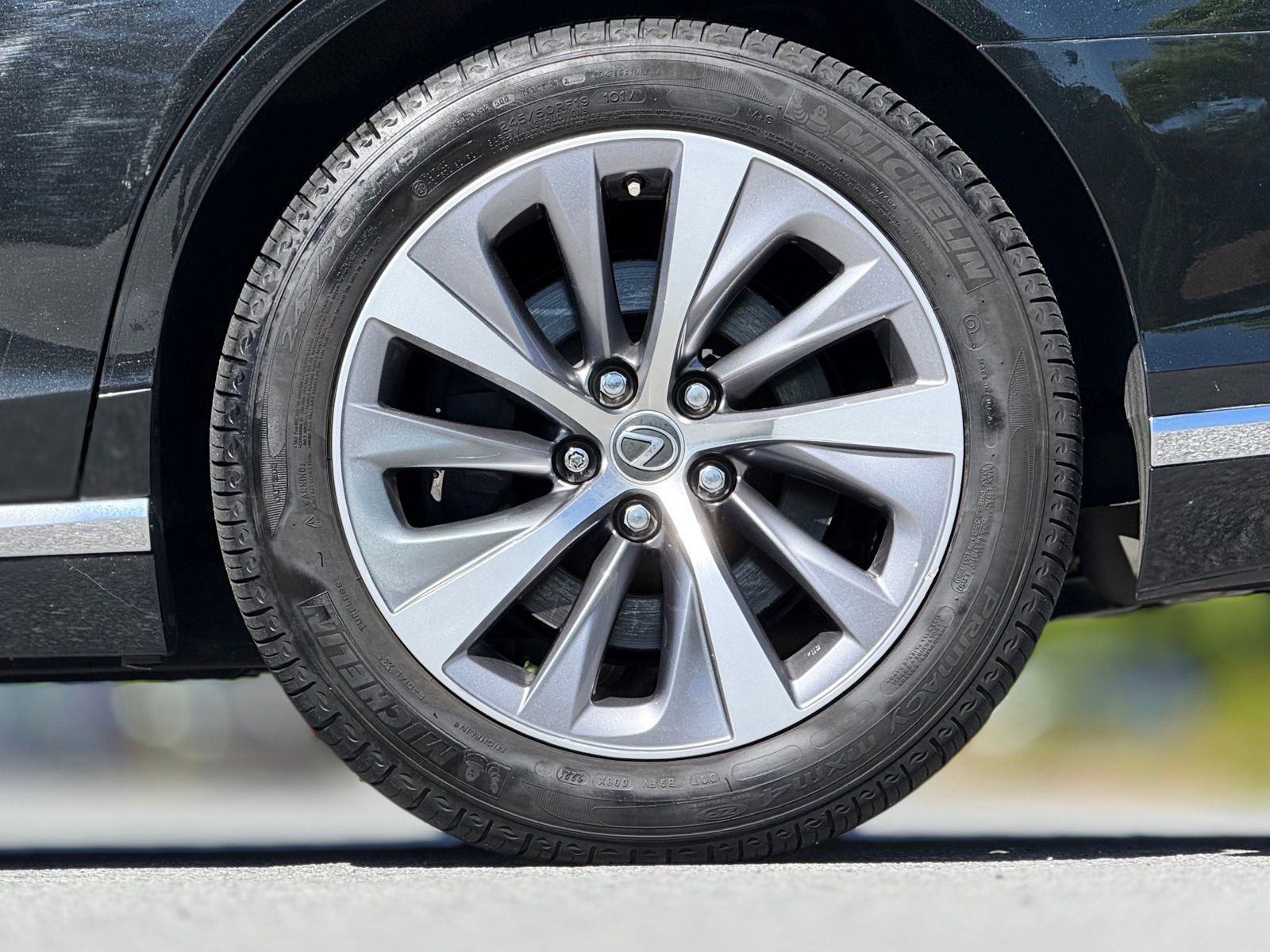 Used 2018 Lexus LS 500 AWD w/ Accessory Package (Z2) image 19