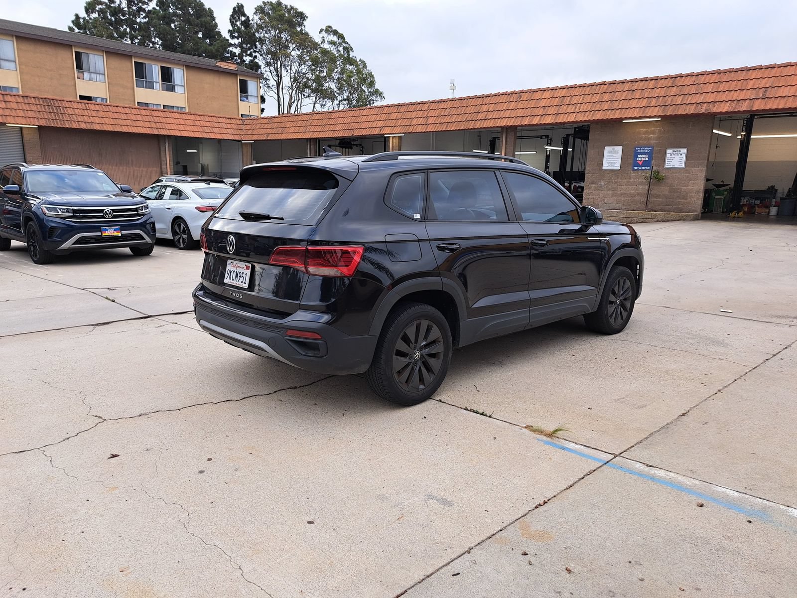 Used 2023 Volkswagen Taos S FWD image 5