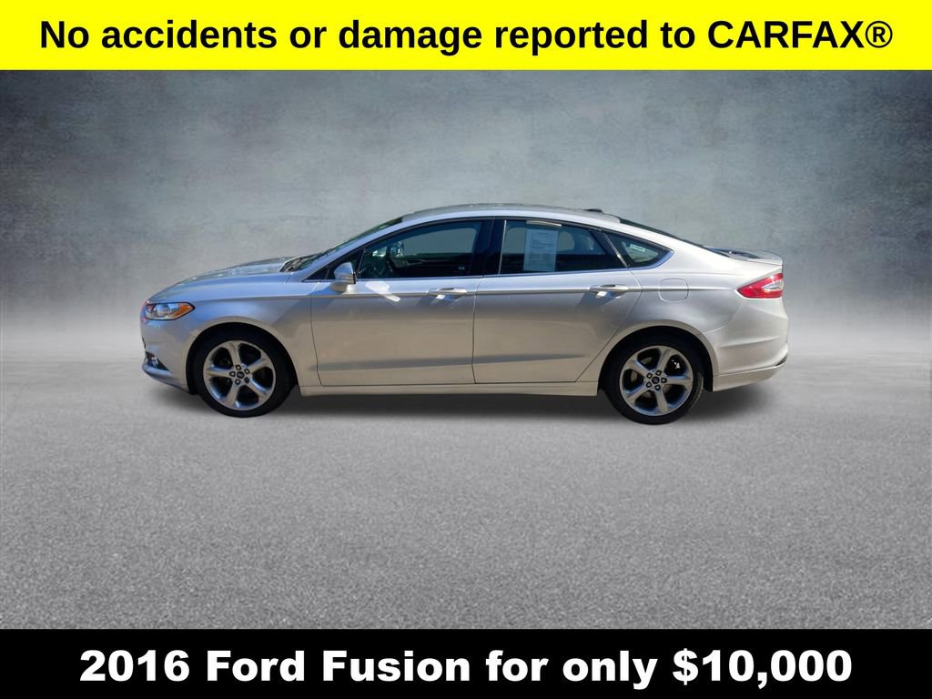 Used 2016 Ford Fusion SE image 2