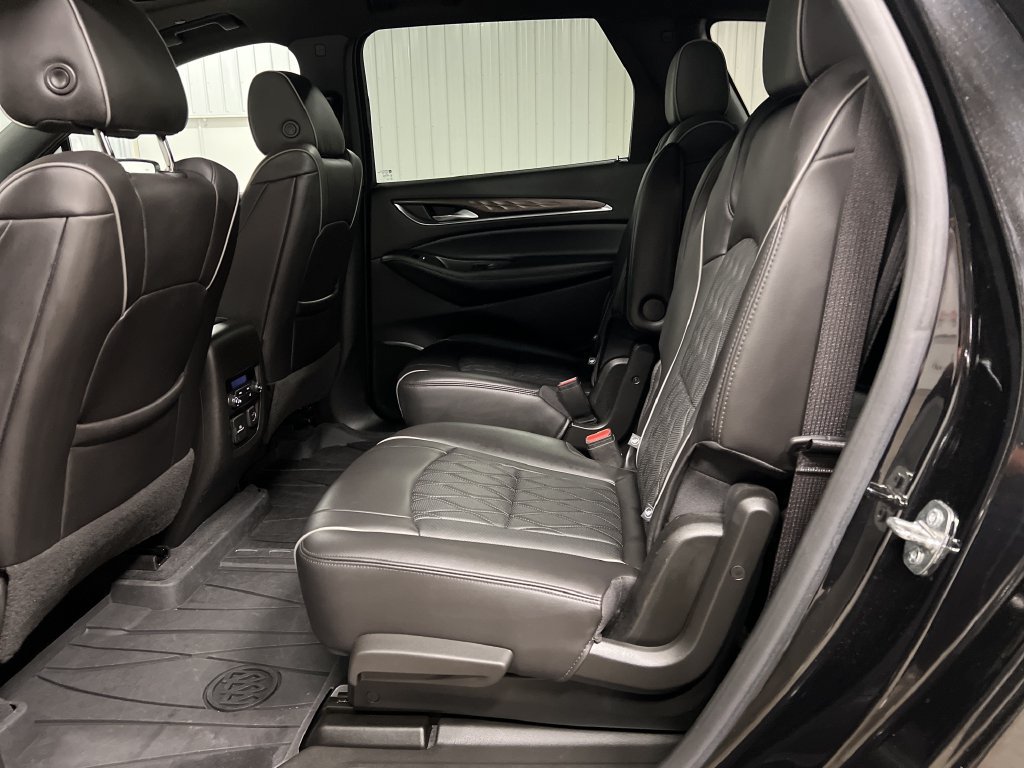 Used 2023 Buick Enclave Avenir w/ Avenir Technology Package AWD/4WD image 16