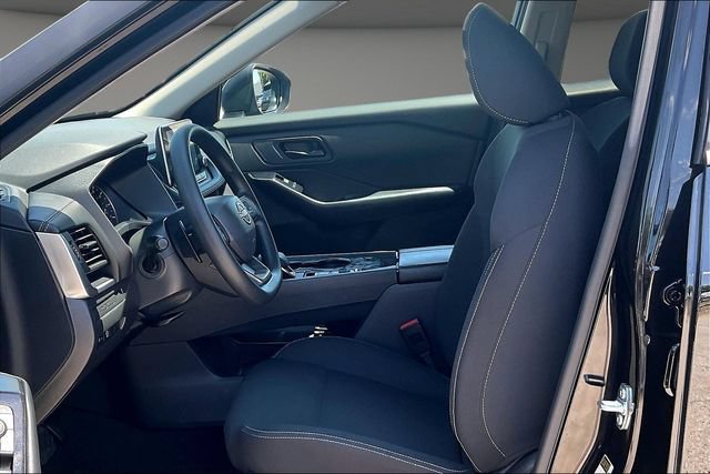 Used 2025 Nissan Rogue S FWD image 22