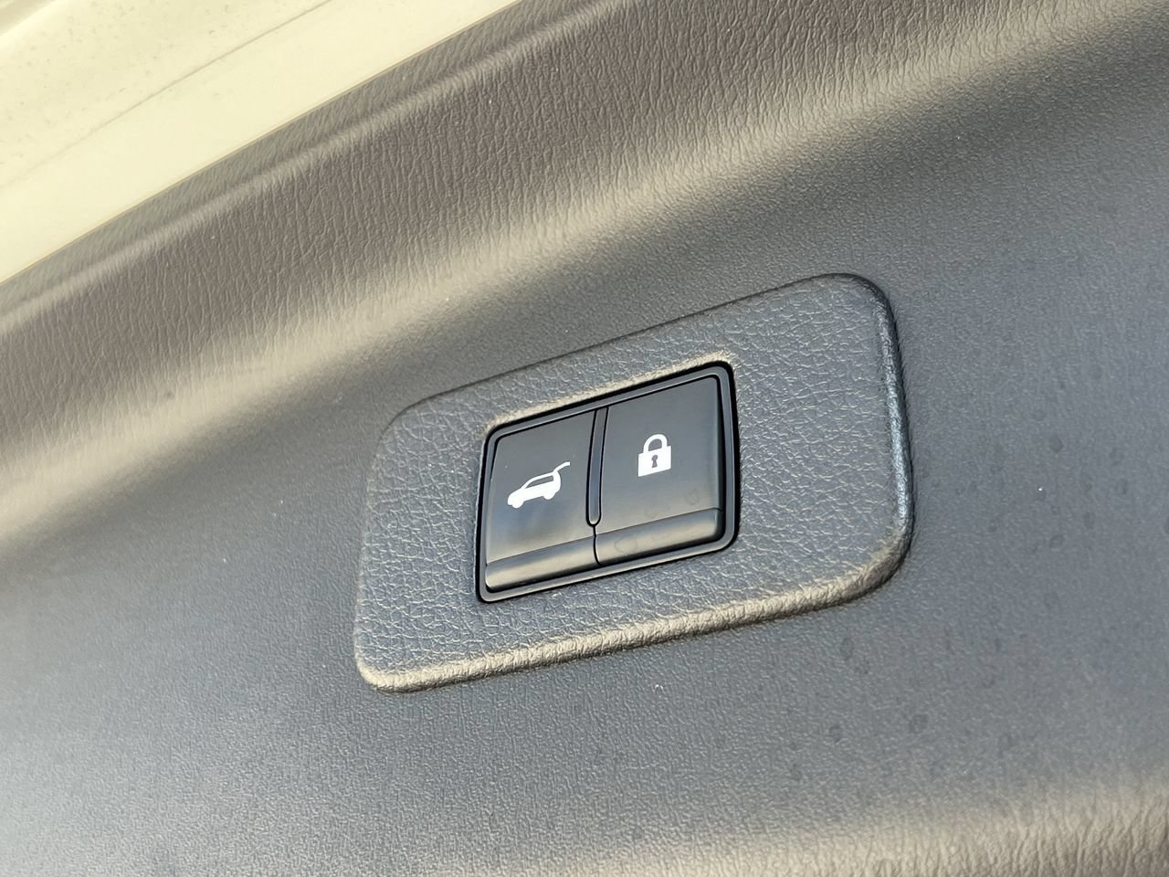 Used 2024 Nissan Armada Platinum w/ Cargo Package RWD image 28