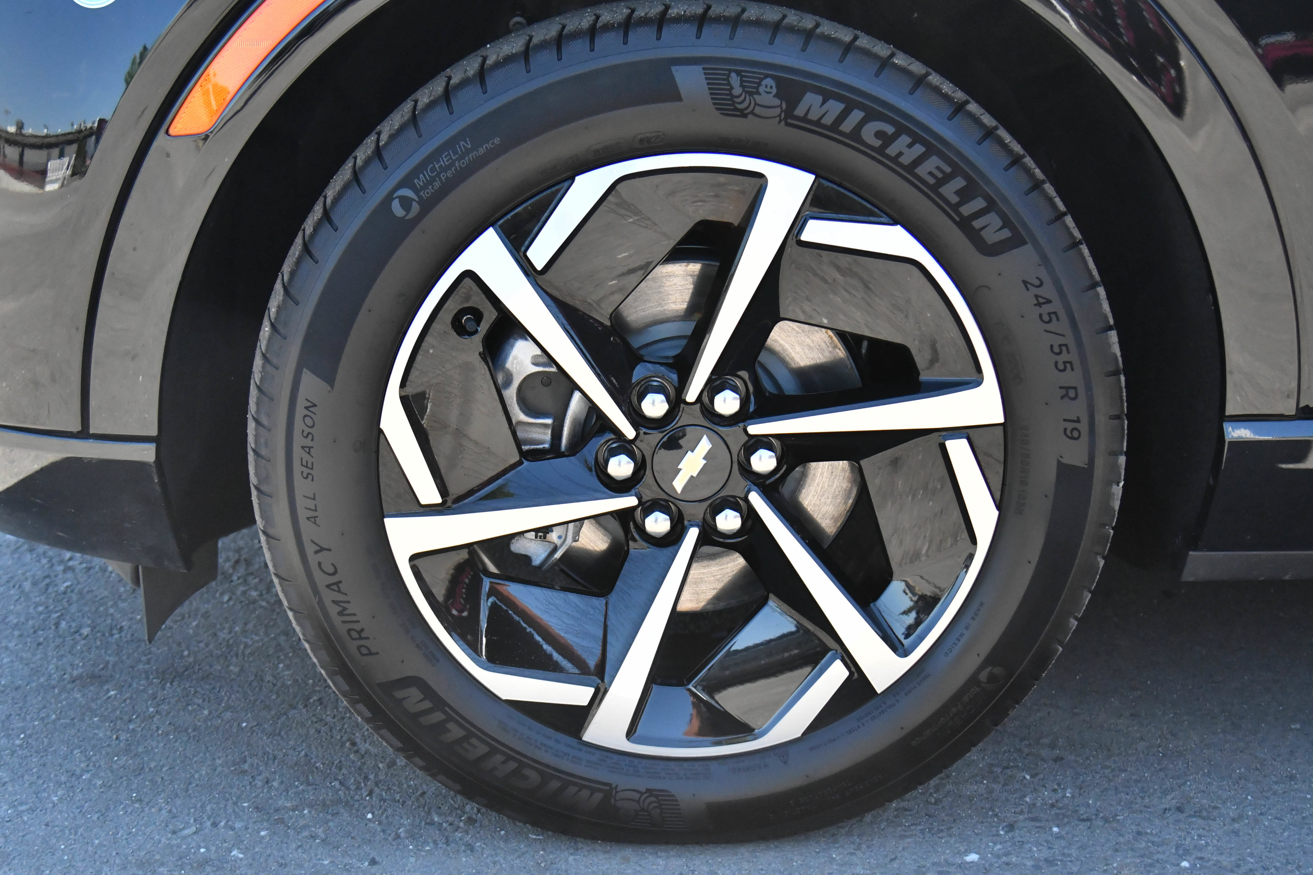 Used 2025 Chevrolet Equinox EV LT FWD image 12