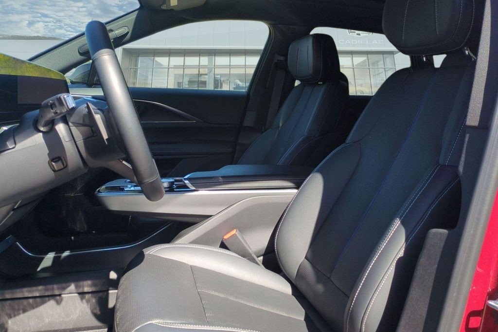 Certified 2024 Cadillac Lyriq Luxury image 13