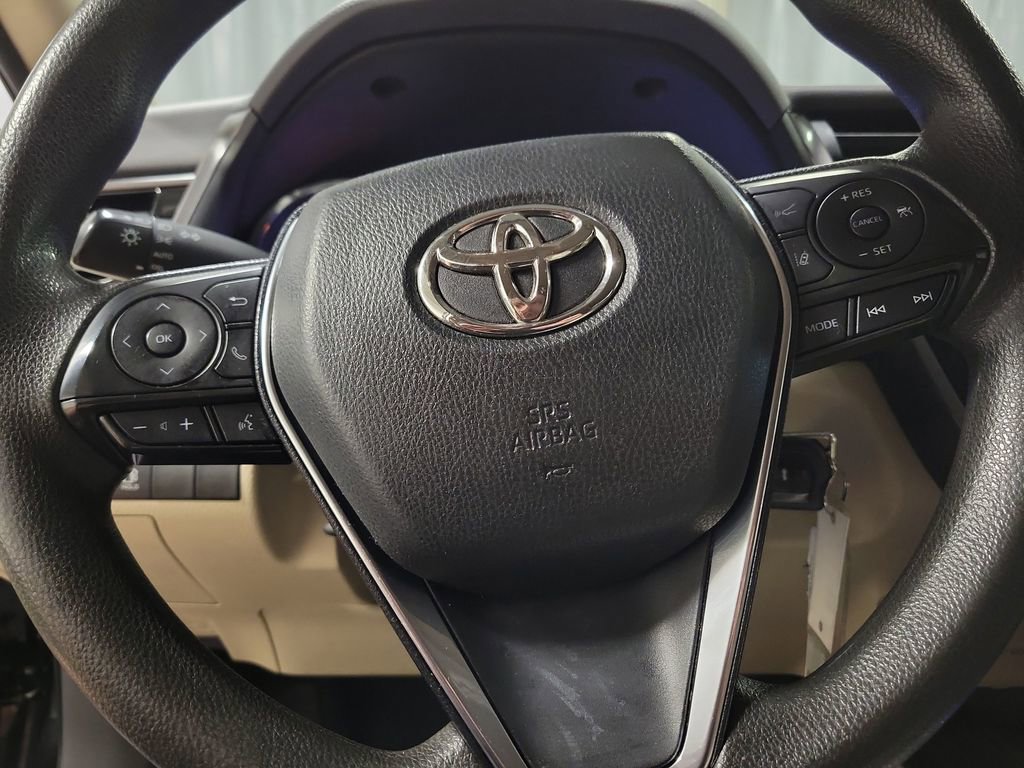 Used 2020 Toyota Camry LE AWD/4WD image 17