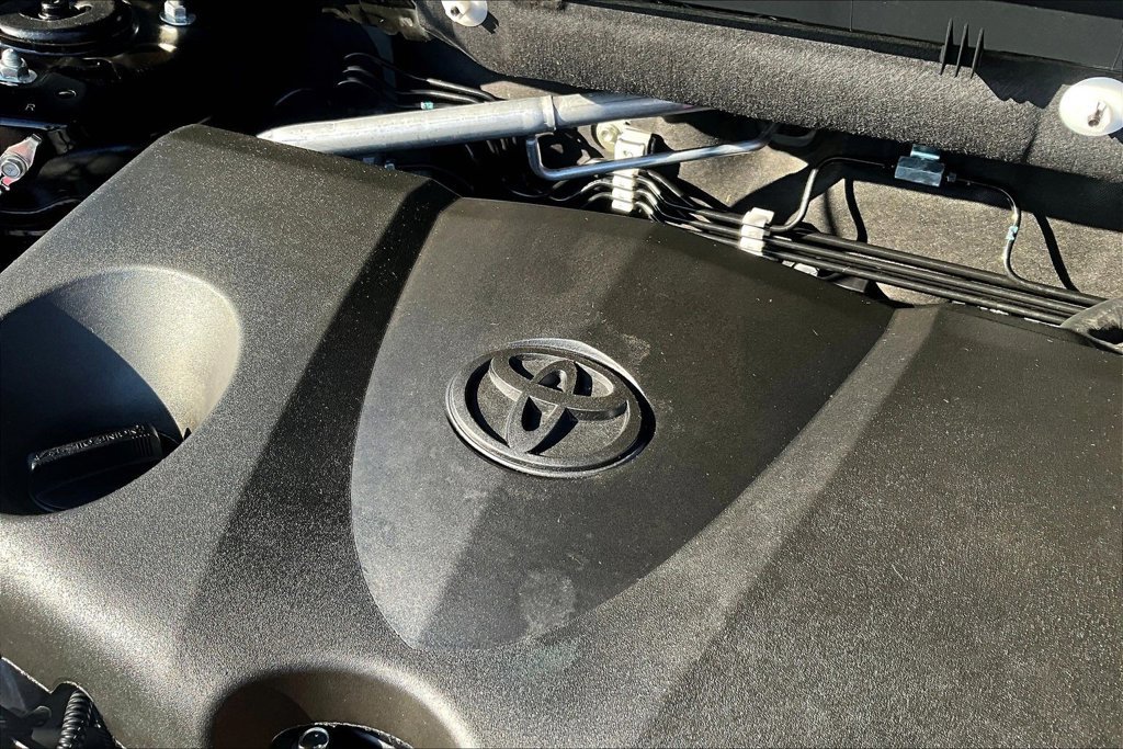 Used 2024 Toyota RAV4 SE AWD/4WD image 34