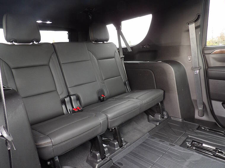 Used 2021 Chevrolet Suburban High Country image 17