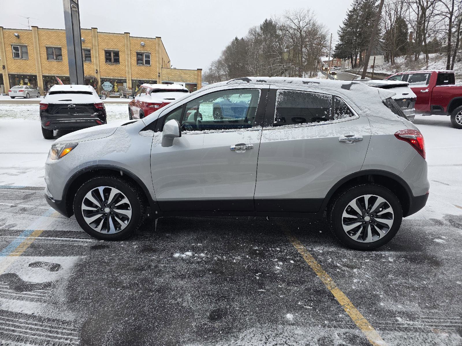 Used 2021 Buick Encore Preferred w/ Safety Package image 6