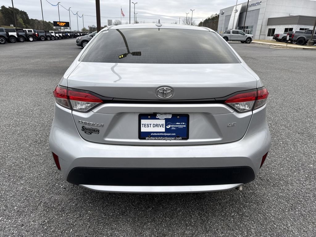 Used 2022 Toyota Corolla LE image 6