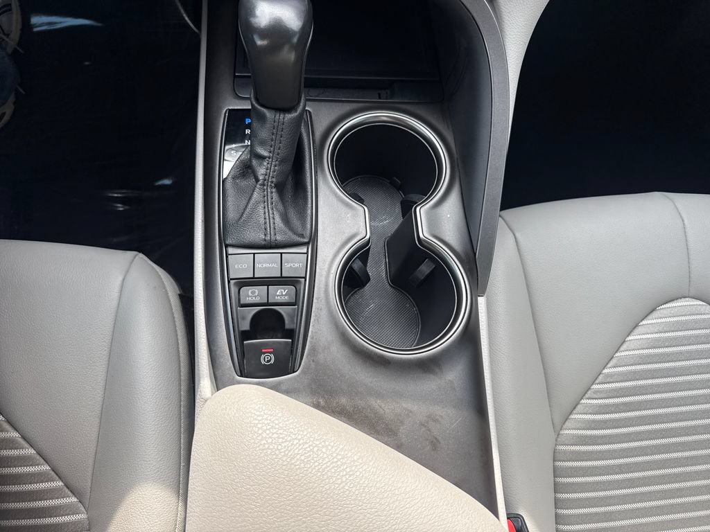 Used 2022 Toyota Camry SE FWD image 23