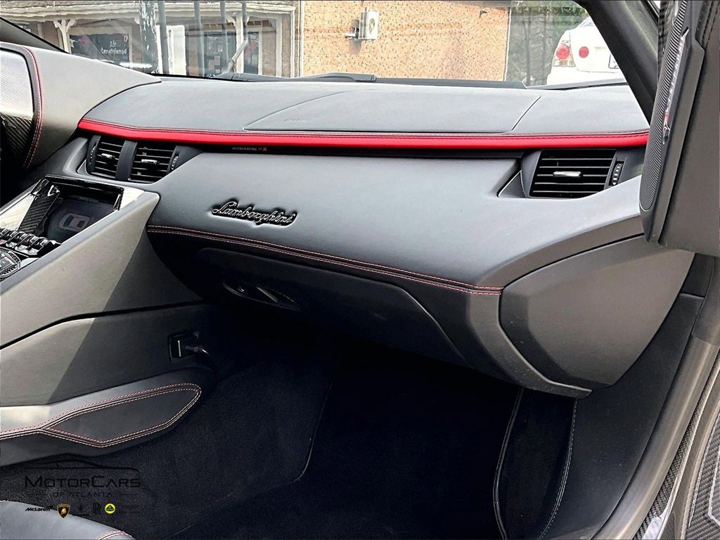 Used 2017 Lamborghini Aventador S image 14