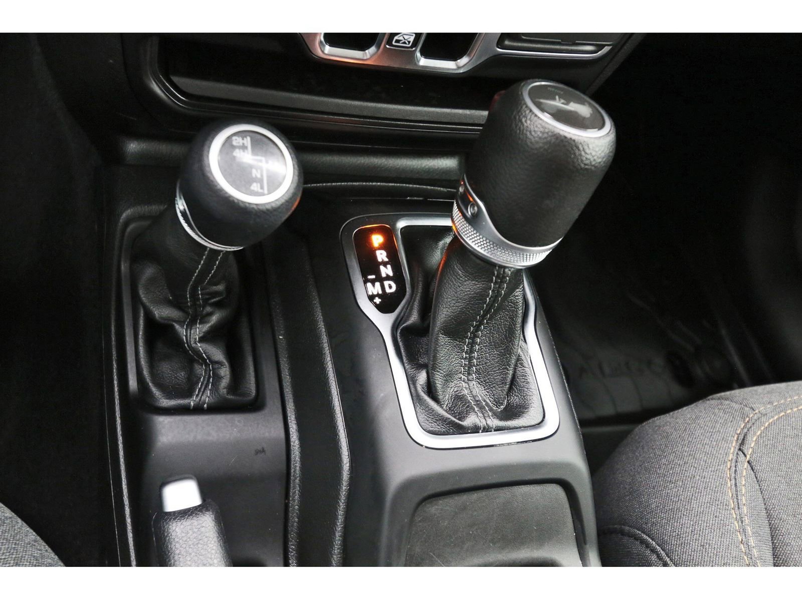 Used 2024 Jeep Wrangler Sport S image 26