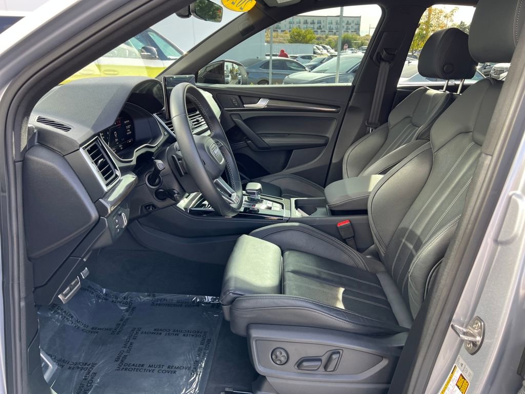 Used 2024 Audi SQ5 Premium Plus w/ Premium Plus Package image 9