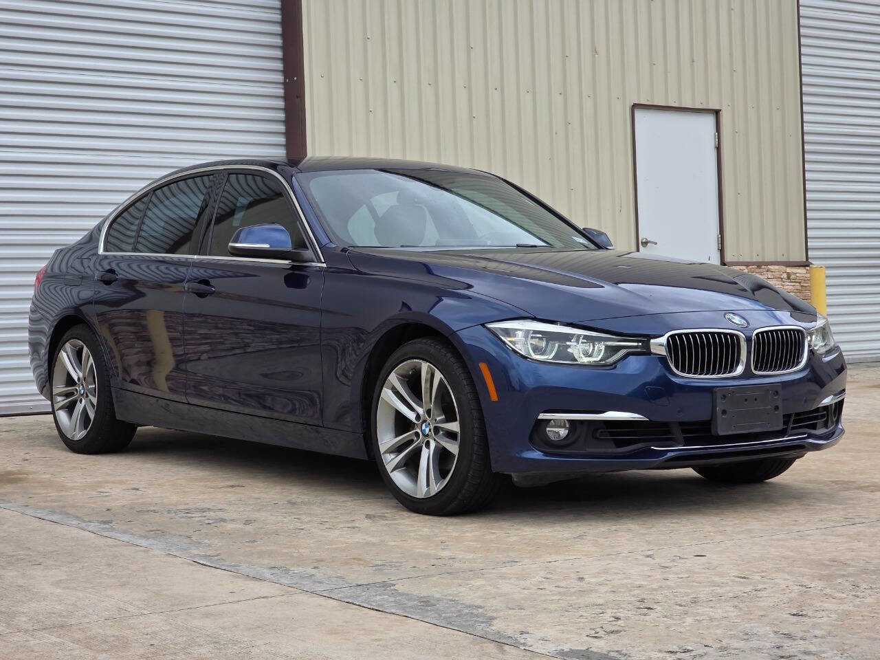 Used 2017 BMW 330i Sedan RWD image 6