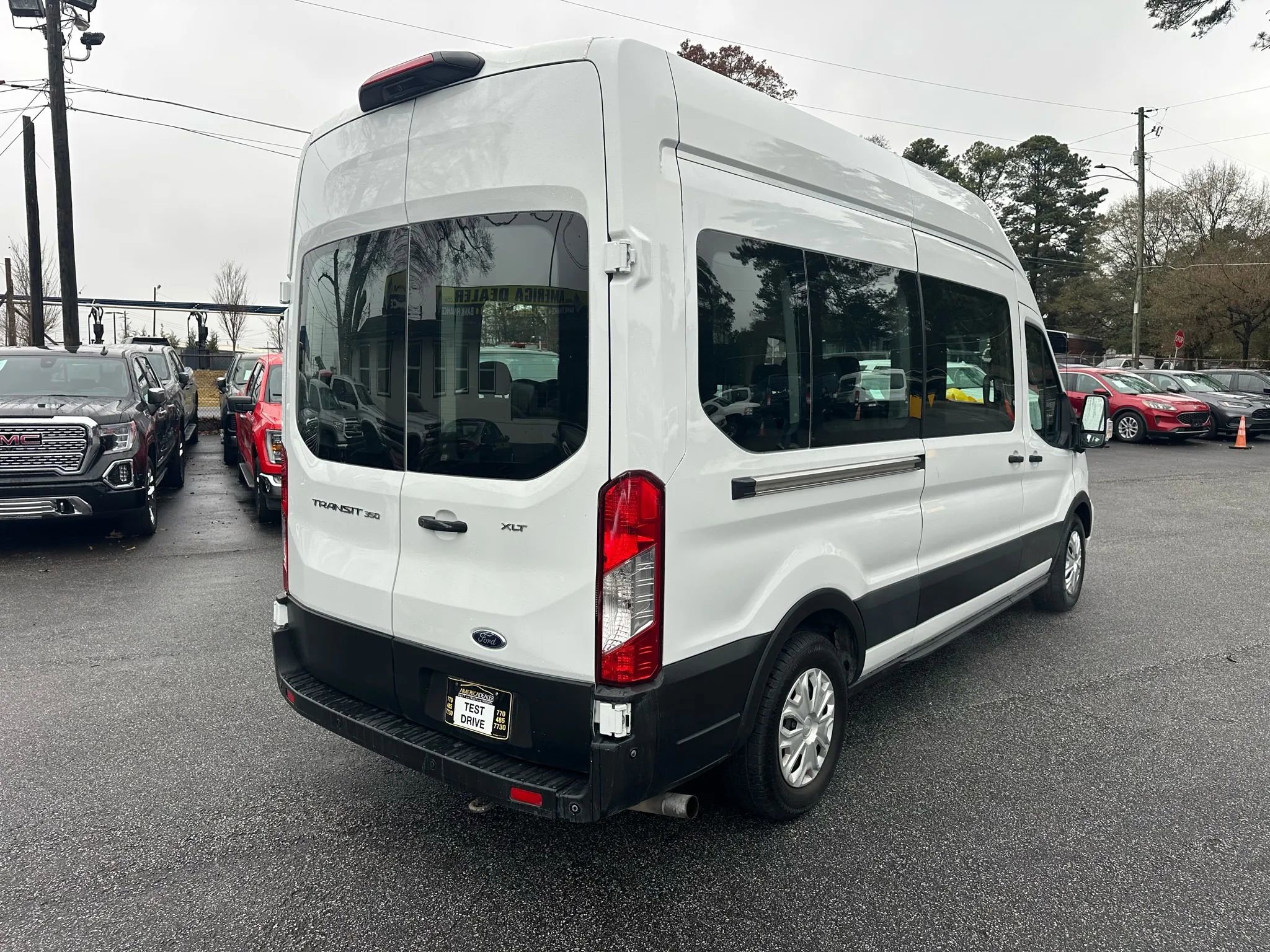 Used 2023 Ford Transit 350 XLT RWD image 4