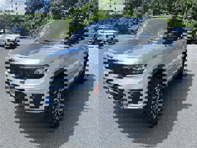 Used 2023 Jeep Grand Cherokee Trailhawk w/ Advanced Protech Group II image 4