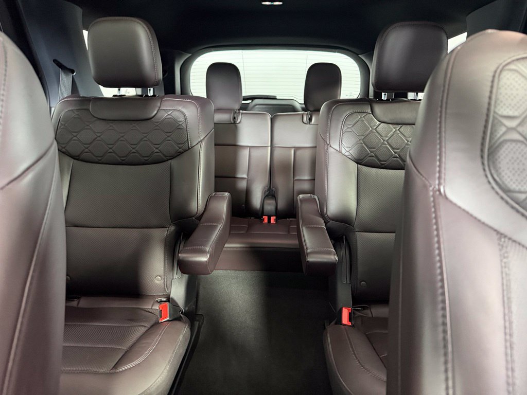 Used 2025 Ford Explorer Platinum w/ LUX Leather Package AWD/4WD image 20