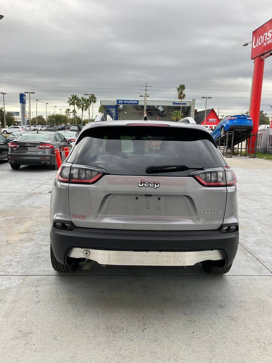 Used 2019 Jeep Cherokee Limited FWD image 24