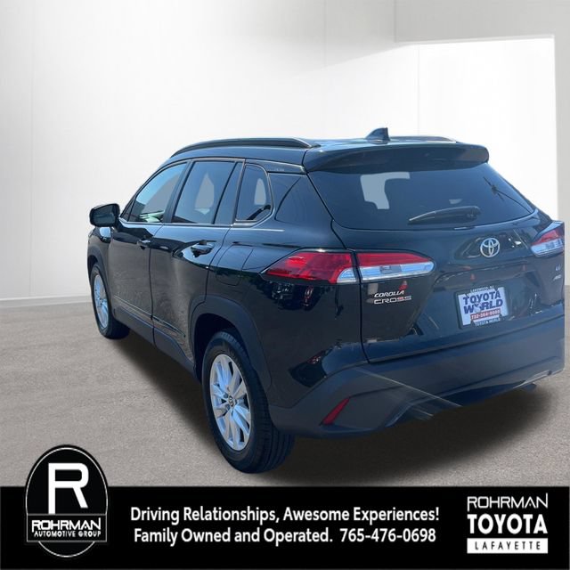 Used 2023 Toyota Corolla Cross LE w/ Moonroof Package AWD/4WD image 3