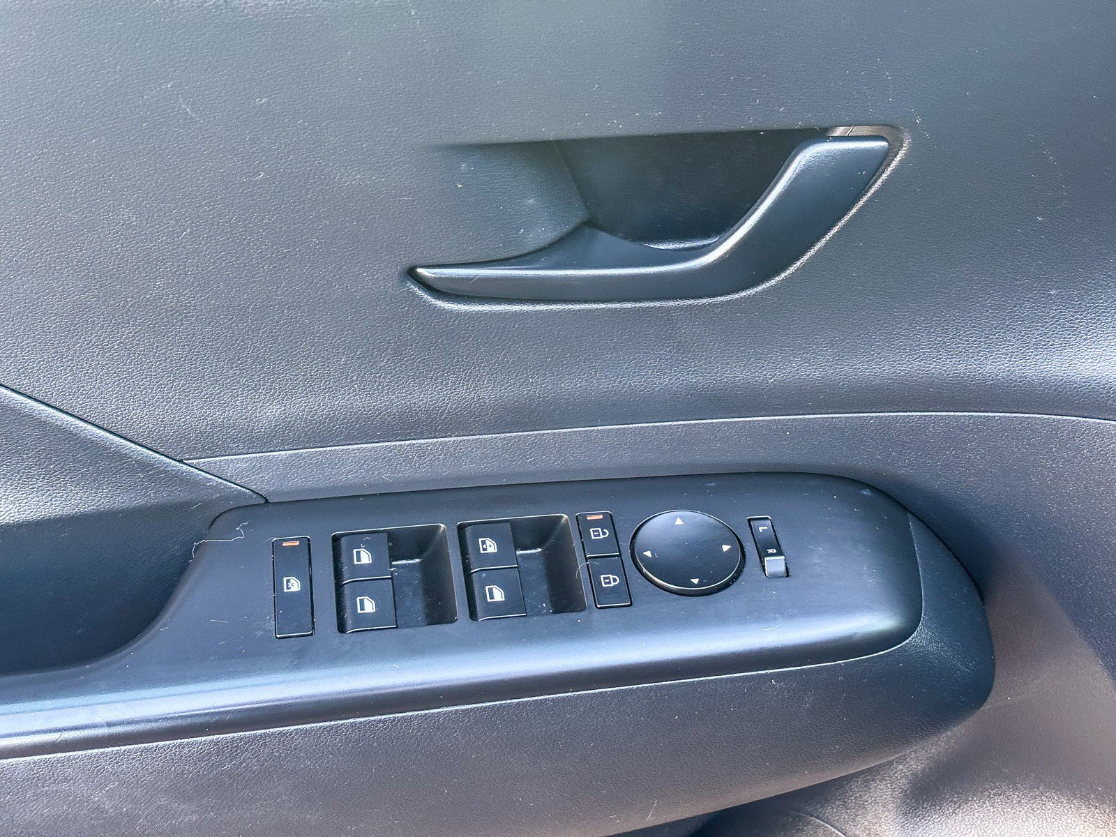 Used 2024 Hyundai Kona SE image 23