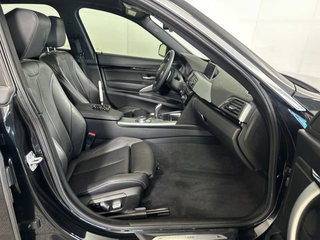 Used 2018 BMW 330i Gran Turismo xDrive image 28
