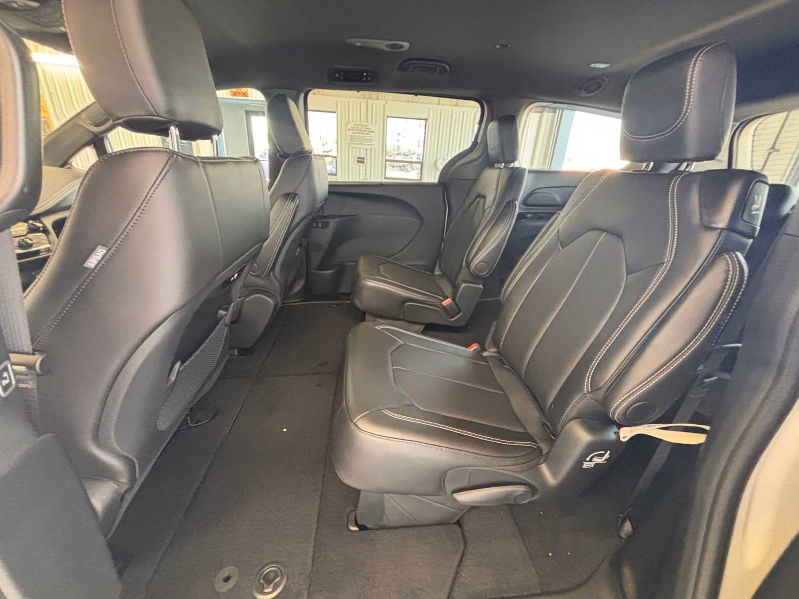 New 2027 Chrysler Pacifica Select FWD image 14