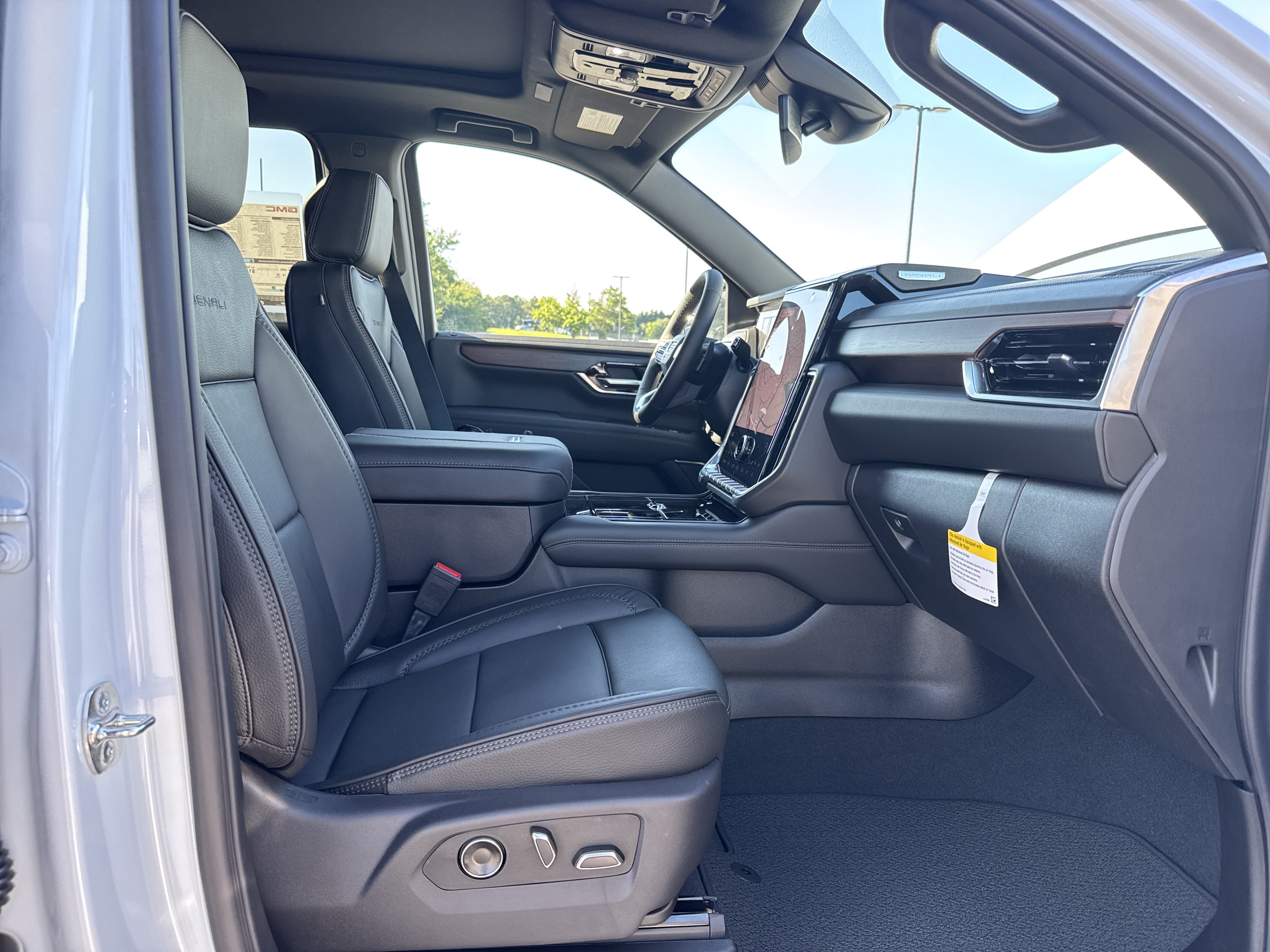 New 2026 GMC Yukon XL Denali w/ Sun & Power Step Package AWD/4WD image 33