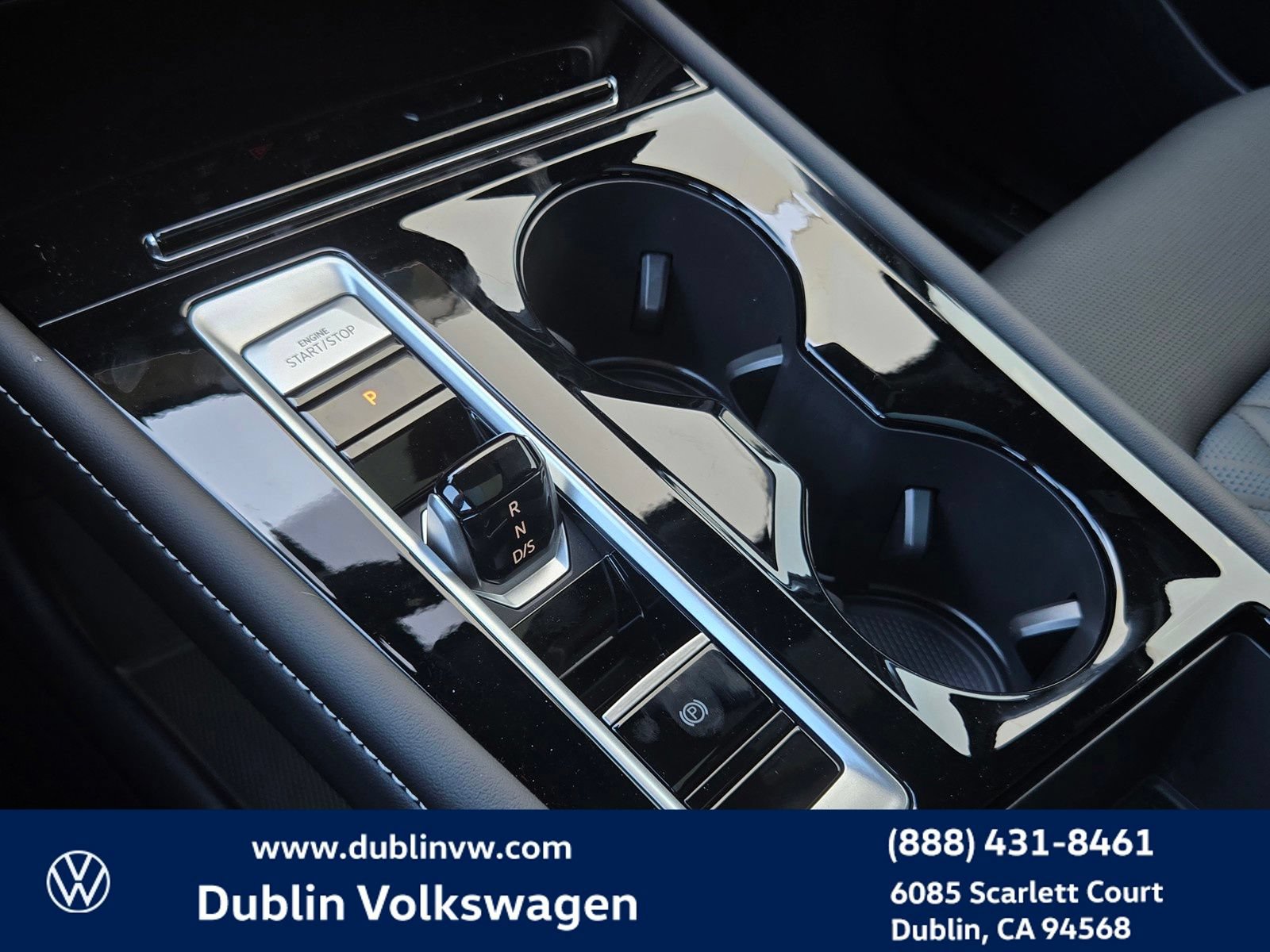 New 2026 Volkswagen Atlas Cross Sport SEL Premium R-Line AWD/4WD image 15