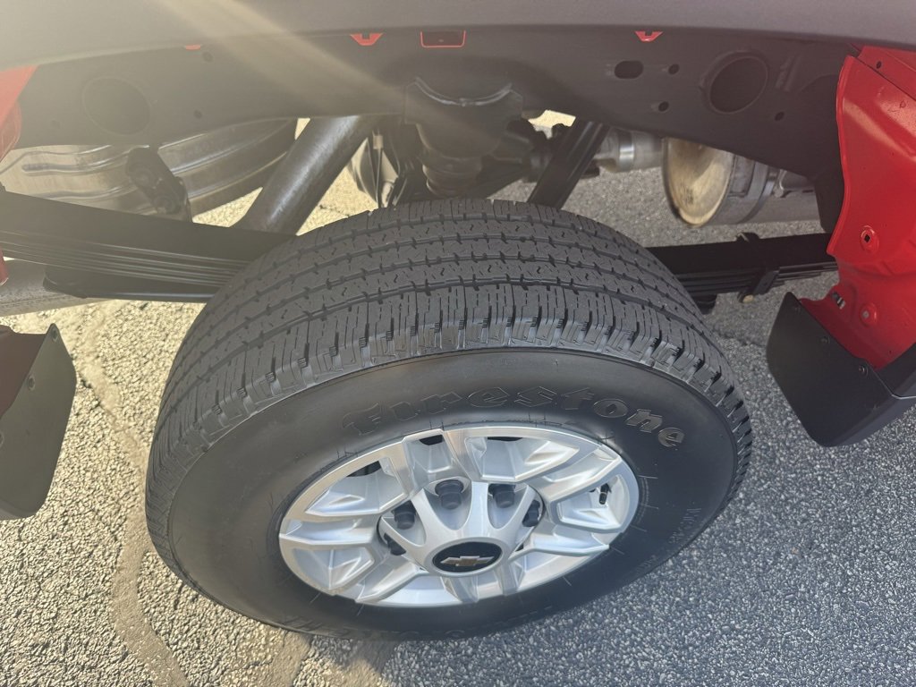 Used 2024 Chevrolet Silverado 2500 LT w/ Convenience Package image 9