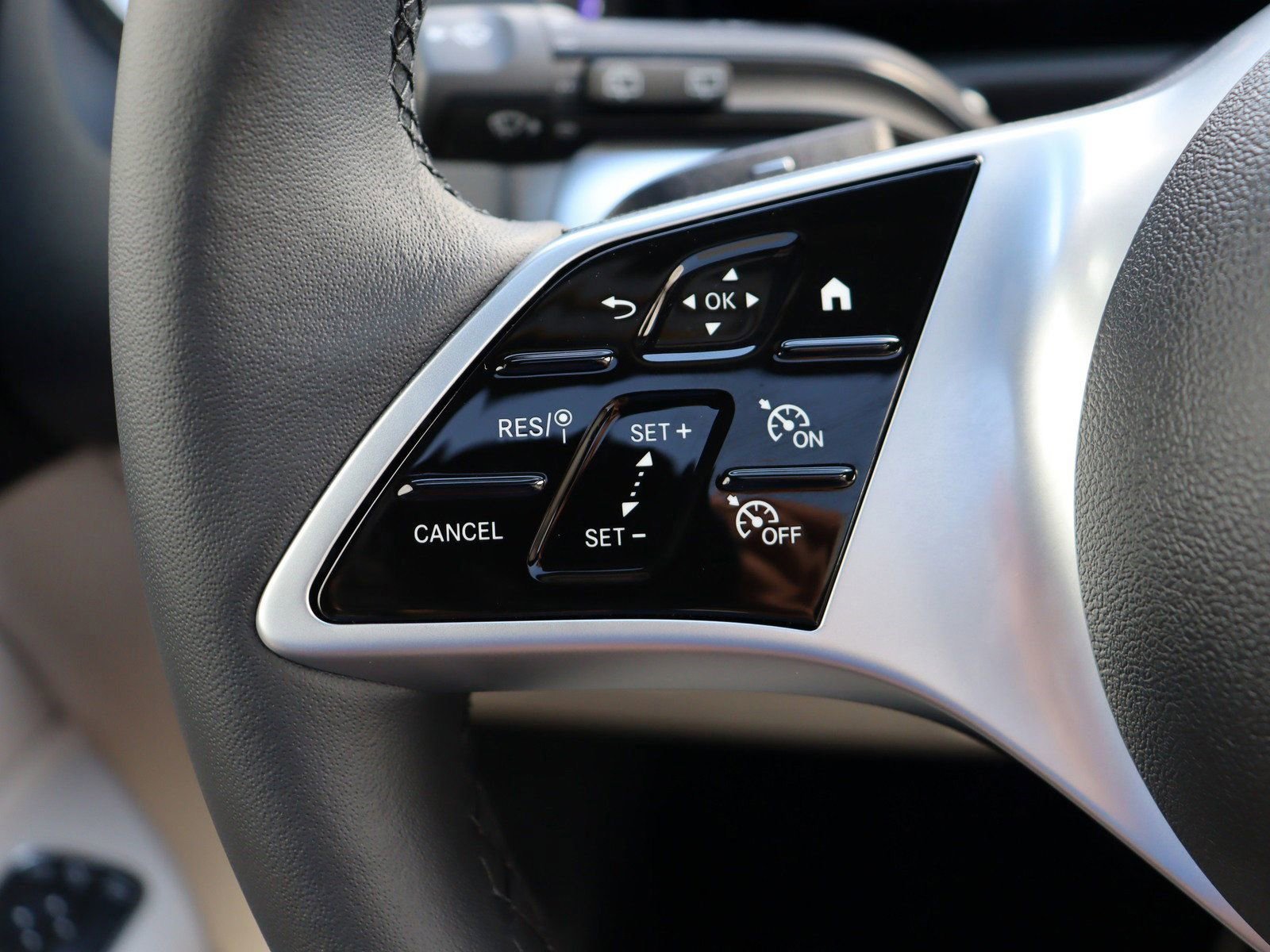 Certified 2025 Mercedes-Benz GLB 250 image 15