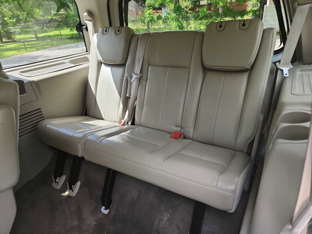 Used 2013 Ford Expedition Limited image 31