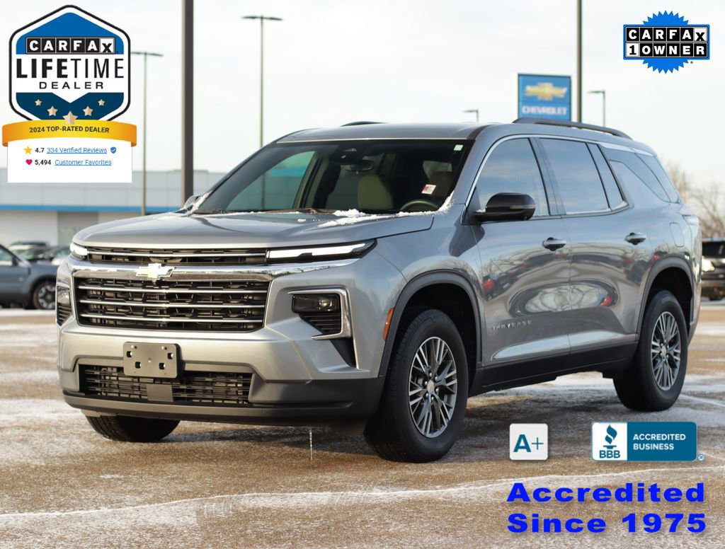 Used 2024 Chevrolet Traverse LT w/ Trailering Package image 3