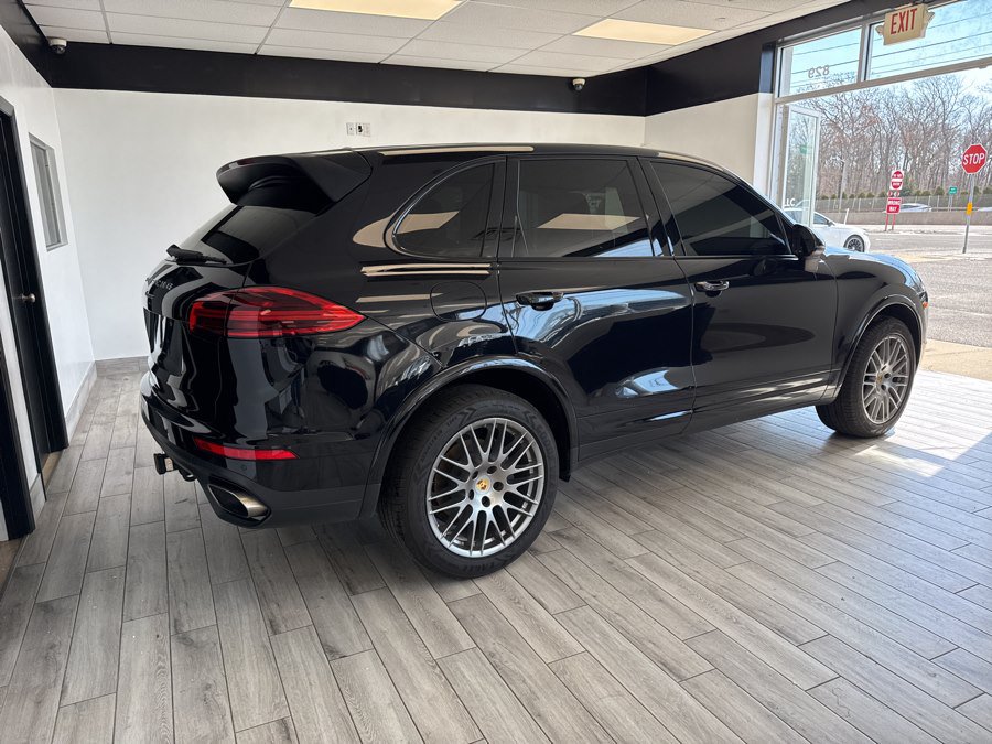 Used 2018 Porsche Cayenne Platinum Edition AWD/4WD image 4