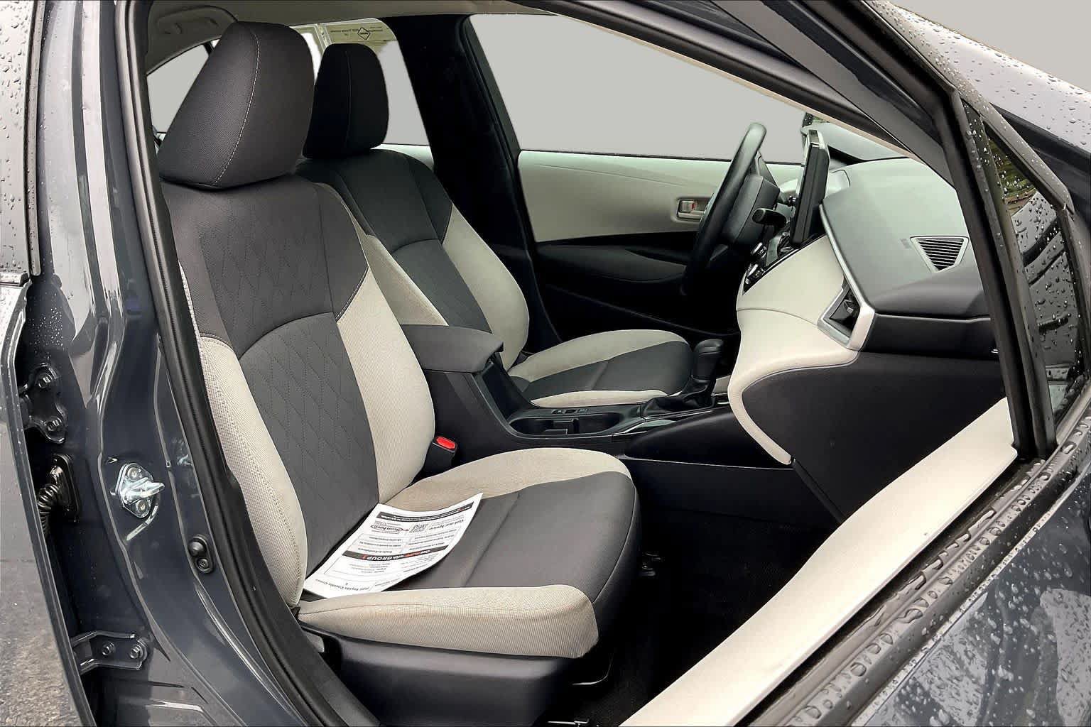 Used 2025 Toyota Corolla LE w/ Convenience Package FWD image 9