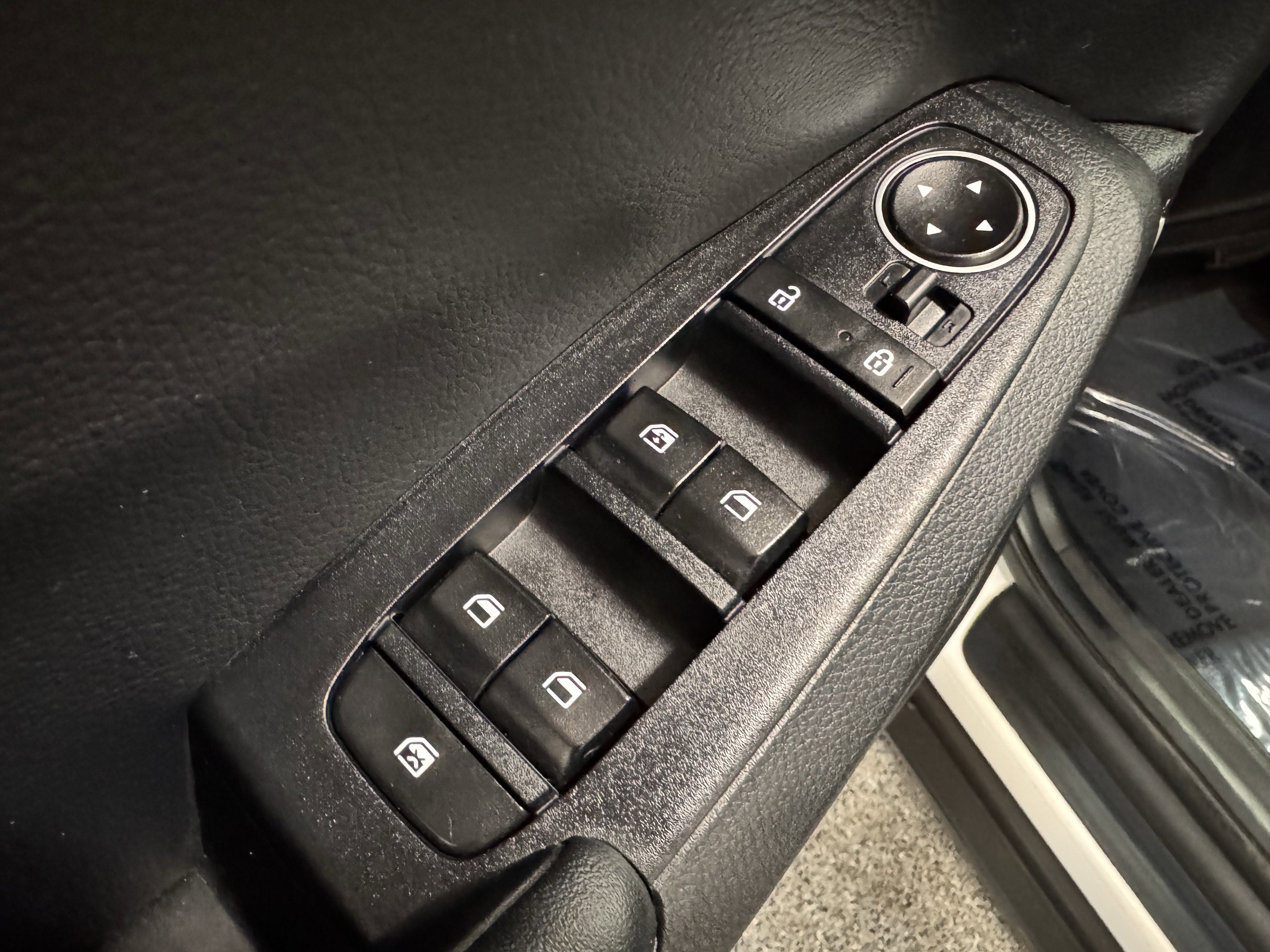 Certified 2023 Kia Seltos SX w/ SX Sunroof Package image 23