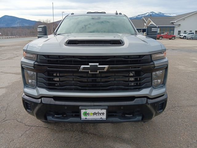 Used 2025 Chevrolet Silverado 2500 Custom w/ Custom Value Package image 2