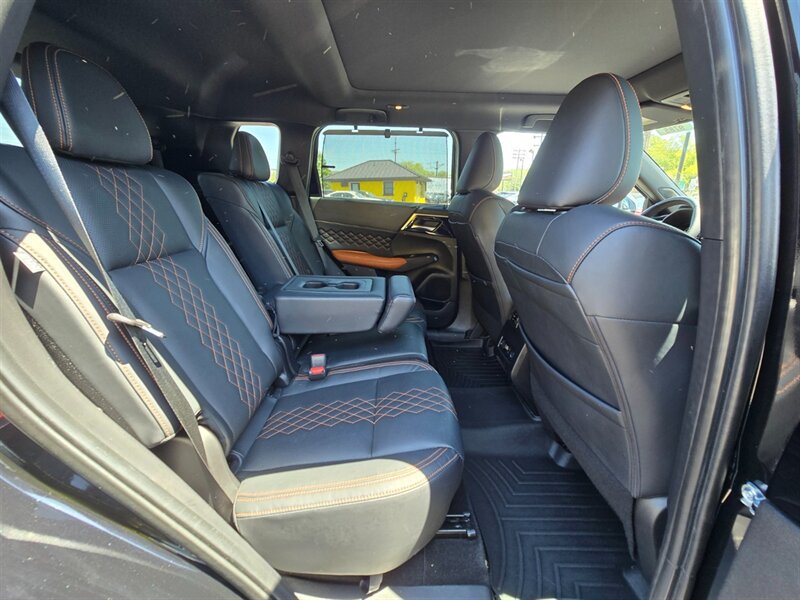 Used 2022 Mitsubishi Outlander SEL AWD/4WD image 18